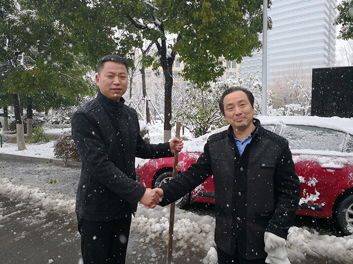 興宇公司全員上路掃雪保障浦口市民出行暢通